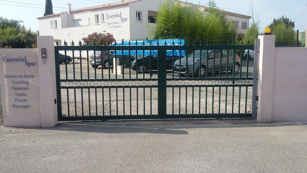 Appart'Hotel Et Chambres Essentiel Spa Arles Exterior foto